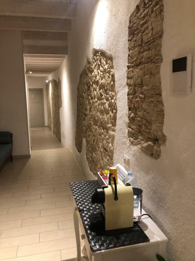 Al Corso Bed and Breakfast Cagliari Exteriör bild